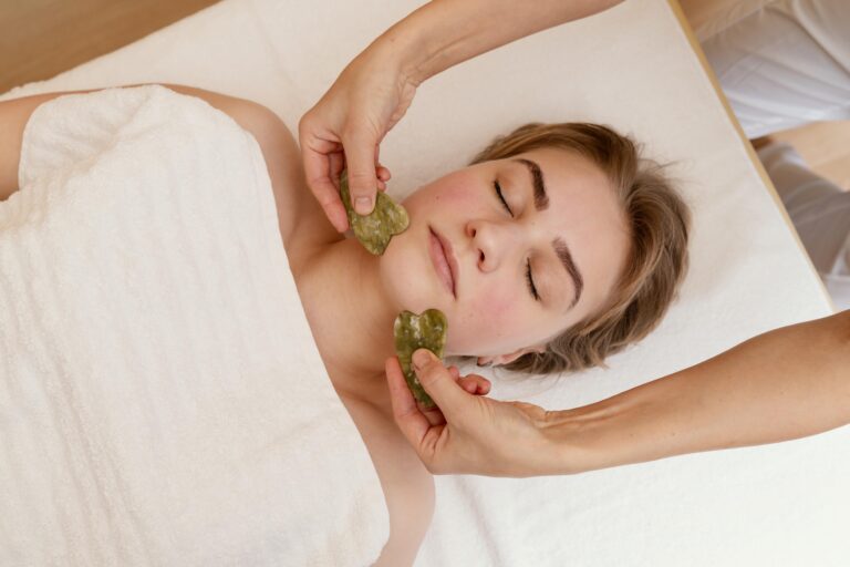 Massage visage Gua Sha